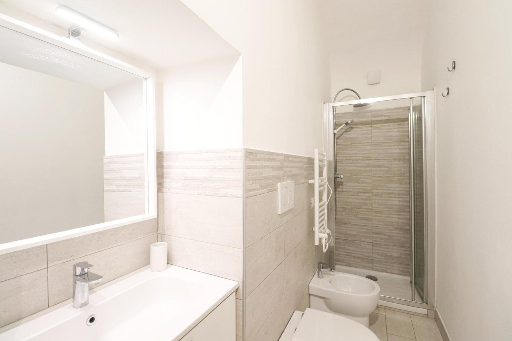 Centro 10 Min - Confortevole - Metro 5 Min Apartment