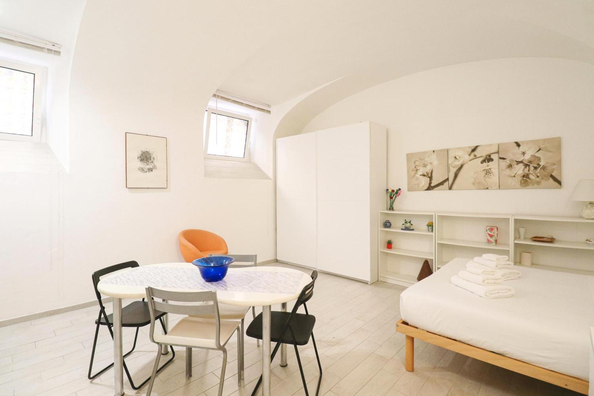 Centro 10 Min - Confortevole - Metro 5 Min Apartment *