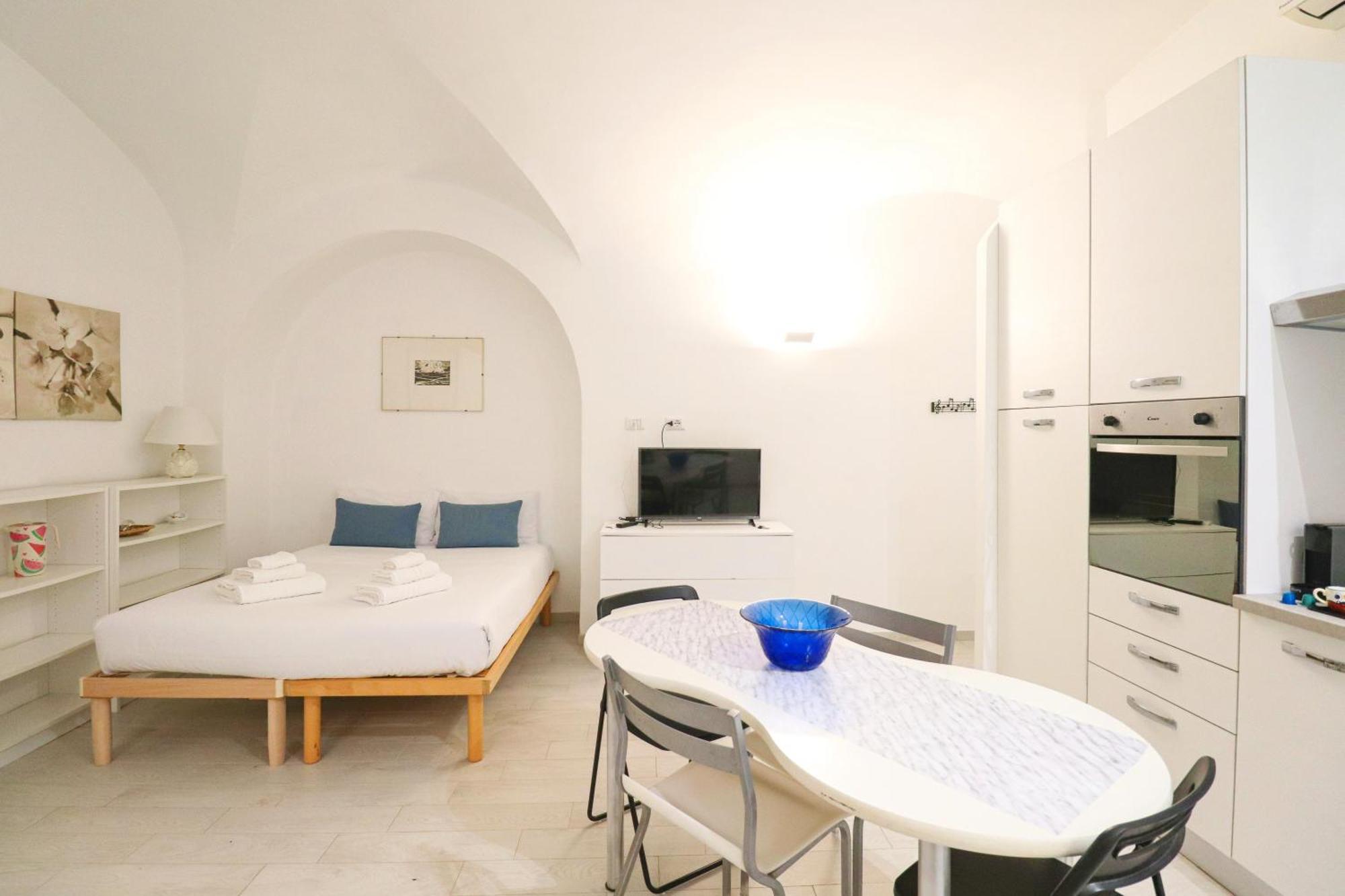 Cosy Central Apt - Rome Centre 10 Min, Metro 5Min, Ac & Wifi